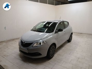Lancia Ypsilon 1.0 firefly hybrid Gold s&s 70cv