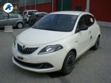 Lancia Ypsilon 1.0 firefly hybrid Platino s&s 70cv