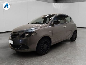 Lancia Ypsilon 1.0 firefly hybrid Silver s&s 70cv